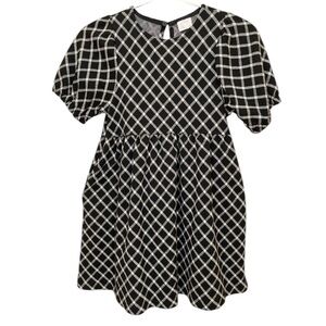 Zara Girls Black & White Puff Sleeve Dress W/Pockets, & Keyhole W Button Closure